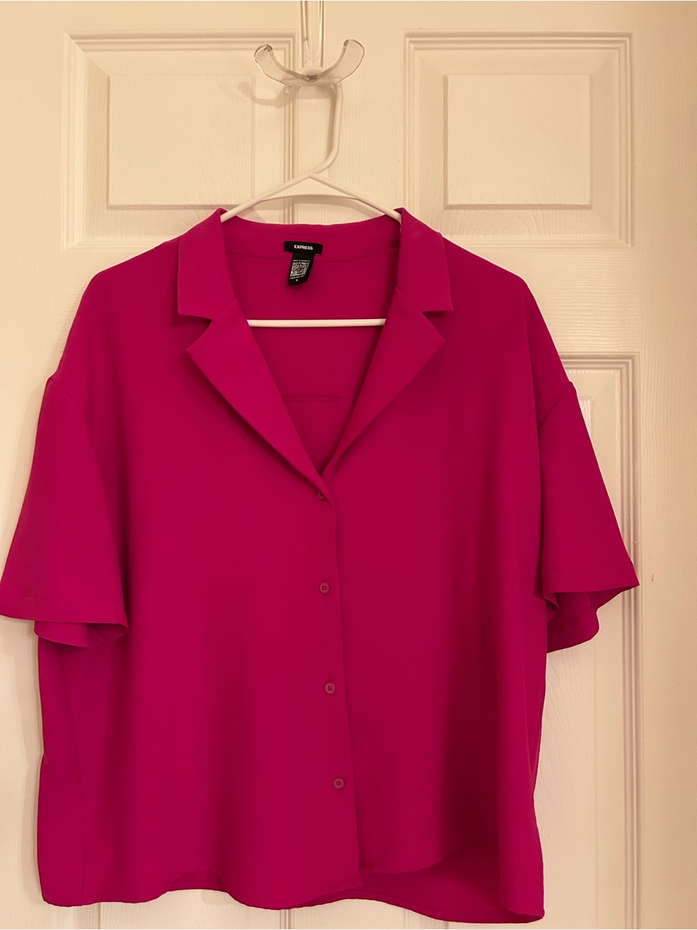 Express Women's Bright Fuchsia Button-Front Camp Collar Shirt